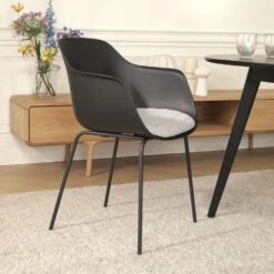 Nolon Nora-Liz Eetkamerstoel Zwart - Lichtgrijs Kussen - Zwarte Poten -LeenBakker Winkel 03ff324280b1451db254af3fff2cd4a1