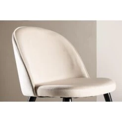 Svea - Zako Eetkamerstoel - Velvet - Beige 11 Svea - Zako Eetkamerstoel - Velvet - Beige -LeenBakker Winkel 2ebaa490c75c439f9d6d7ccd26b012f3