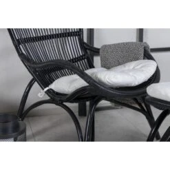 Svea - Yaral Loungestoel Met Voetenbank - Zwart - Rattan 10 Svea - Yaral Loungestoel Met Voetenbank - Zwart - Rattan -LeenBakker Winkel 4be33e1f59e3428e8f4cc4b1988b41a9