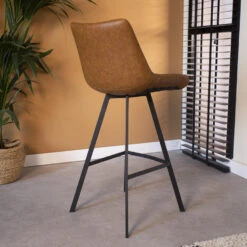 Industriële Barkruk Juno Cognac - Zithoogte 70 Cm - Kunstleder - Bruin 14 Industriële Barkruk Juno Cognac - Zithoogte 70 Cm - Kunstleder - Bruin -LeenBakker Winkel 4d67739349bd497d87917bc19182085c