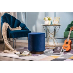 Pouf In Blauw Fluweel En Houten Basis 11 Pouf In Blauw Fluweel En Houten Basis -LeenBakker Winkel 8558bb56d8724ee5a5d6f9d1a7ddbbea