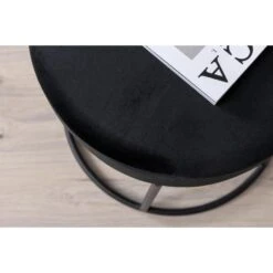 Svea - Nox Poef - Velvet - Zwart -LeenBakker Winkel 9df35f213e464e41b4f34b9d3c0277cd