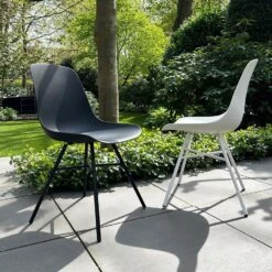 Nolon Noa-Pip Kunststof Tuinstoel Zwart - Zwart Onderstel -LeenBakker Winkel c0f4f792f1ec458c921aa2119f4cc876