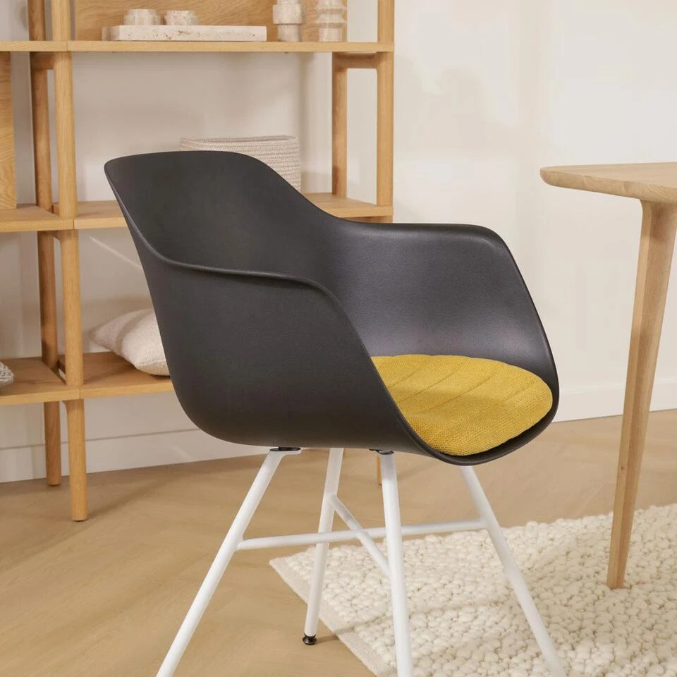 Nolon Noa-Liz Eetkamerstoel Zwart - Okergeel Kussen - Witte Poten 9 Nolon Noa-Liz Eetkamerstoel Zwart - Okergeel Kussen - Witte Poten - Afbeelding 7