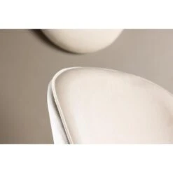 Svea - Zako Eetkamerstoel - Velvet - Beige 12 Svea - Zako Eetkamerstoel - Velvet - Beige -LeenBakker Winkel e2ebb9a9abc94db7abee1d1e638c272d