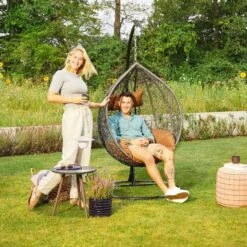 Merkloos HOME DELUXE Hangstoel CIELO Bruin Met Regenhoes 13 Merkloos HOME DELUXE Hangstoel CIELO Bruin Met Regenhoes -LeenBakker Winkel fe618e47437740b3bbdaede94a39f8ad 1